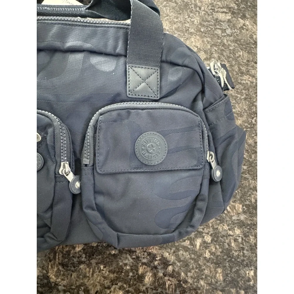 Kipling defea large